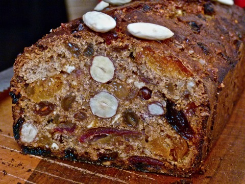 <i>Fr&uuml;chtebrot</i>